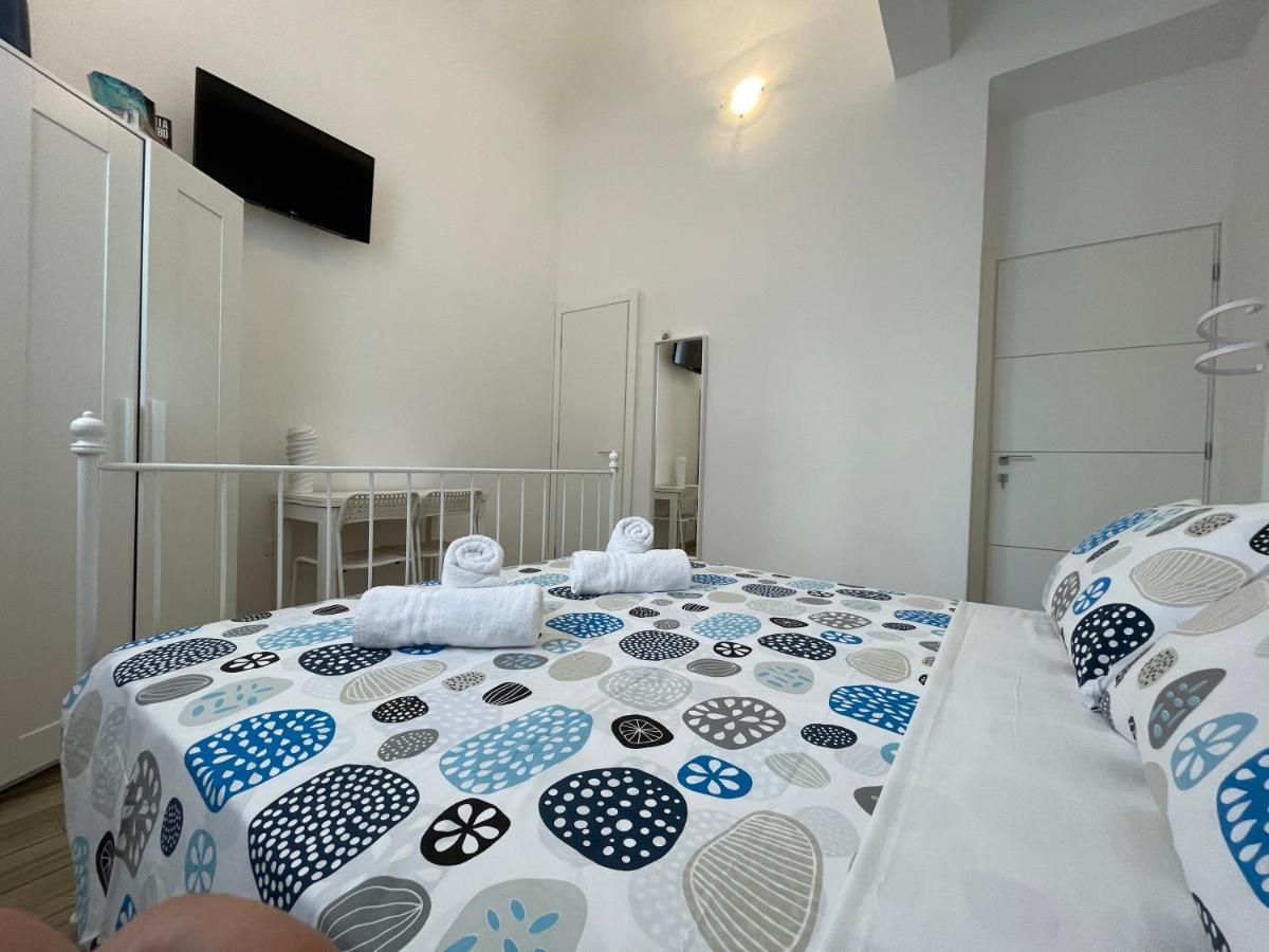 White Shell Rooms Accomodation Fast Check-In Alghero Kültér fotó
