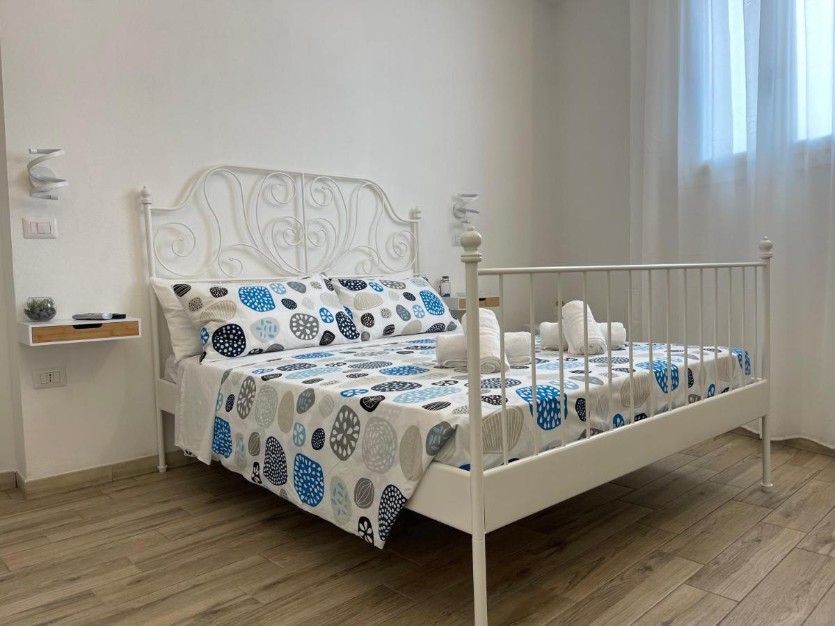 White Shell Rooms Accomodation Fast Check-In Alghero Kültér fotó