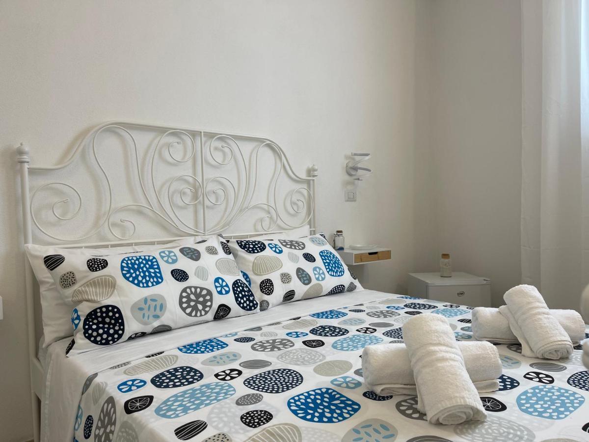 White Shell Rooms Accomodation Fast Check-In Alghero Kültér fotó